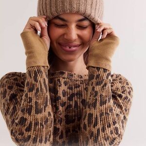 NWT FREE PEOPLE We The Free Pretty Little Leopard Thermal Women's size Medium
